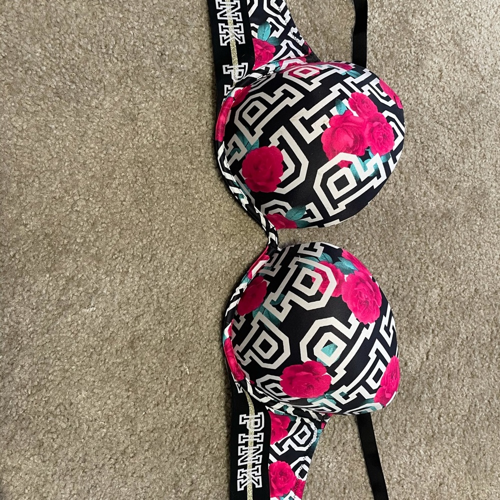 VS pink bra